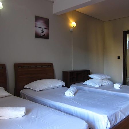 Flic-en-Flacq West Palm Inn מראה חיצוני תמונה