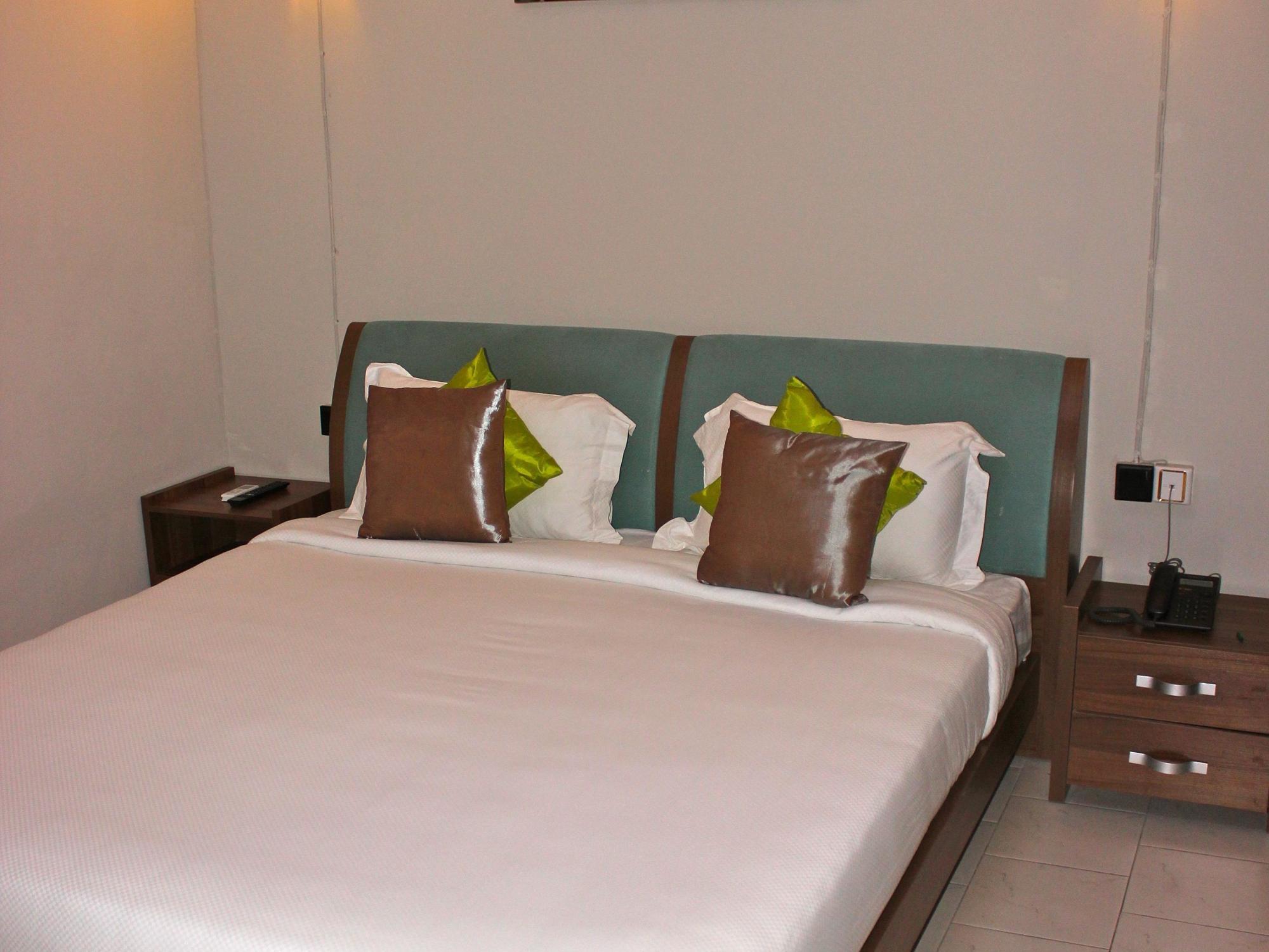 Flic-en-Flacq West Palm Inn מראה חיצוני תמונה