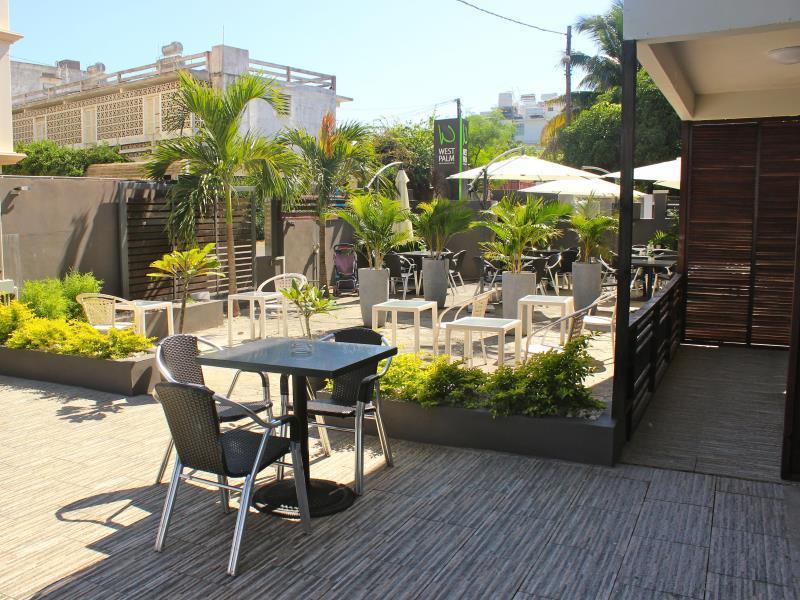 Flic-en-Flacq West Palm Inn מראה חיצוני תמונה