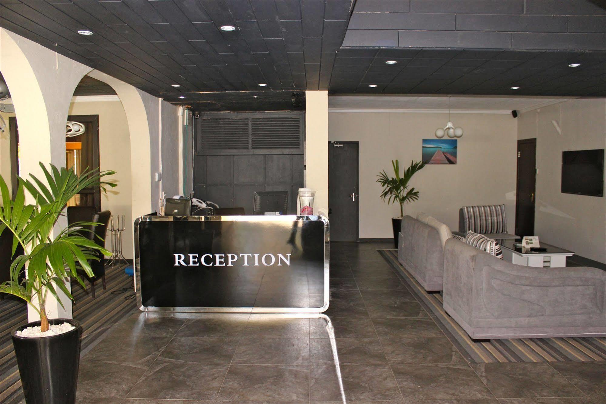 Flic-en-Flacq West Palm Inn מראה חיצוני תמונה