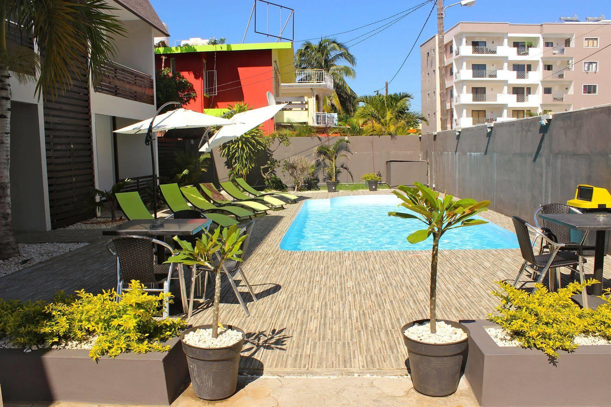 Flic-en-Flacq West Palm Inn מראה חיצוני תמונה