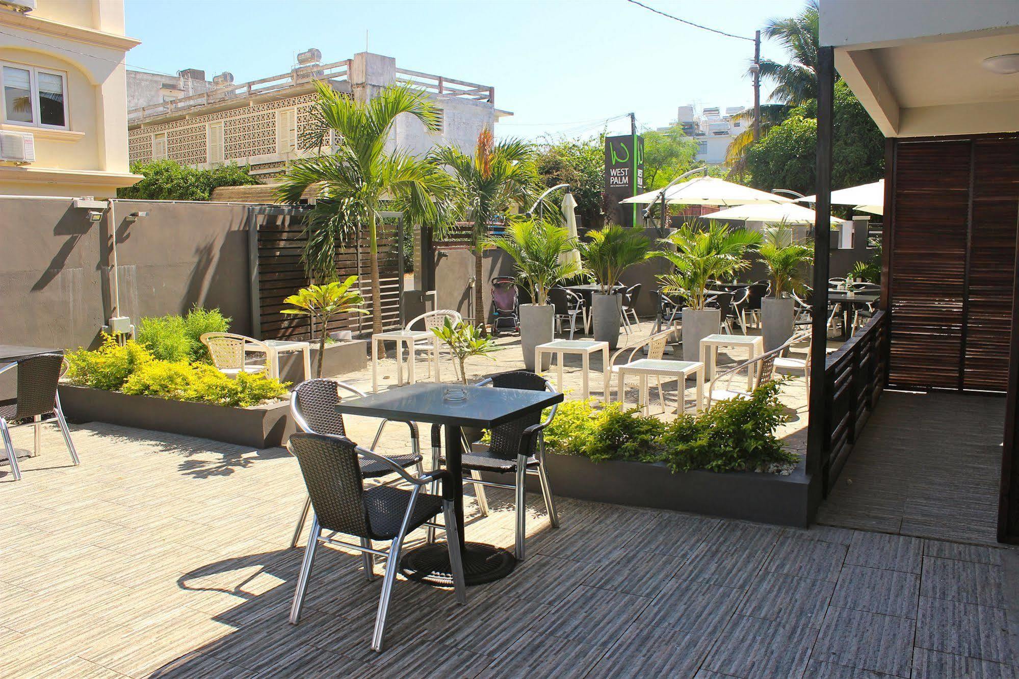 Flic-en-Flacq West Palm Inn מראה חיצוני תמונה