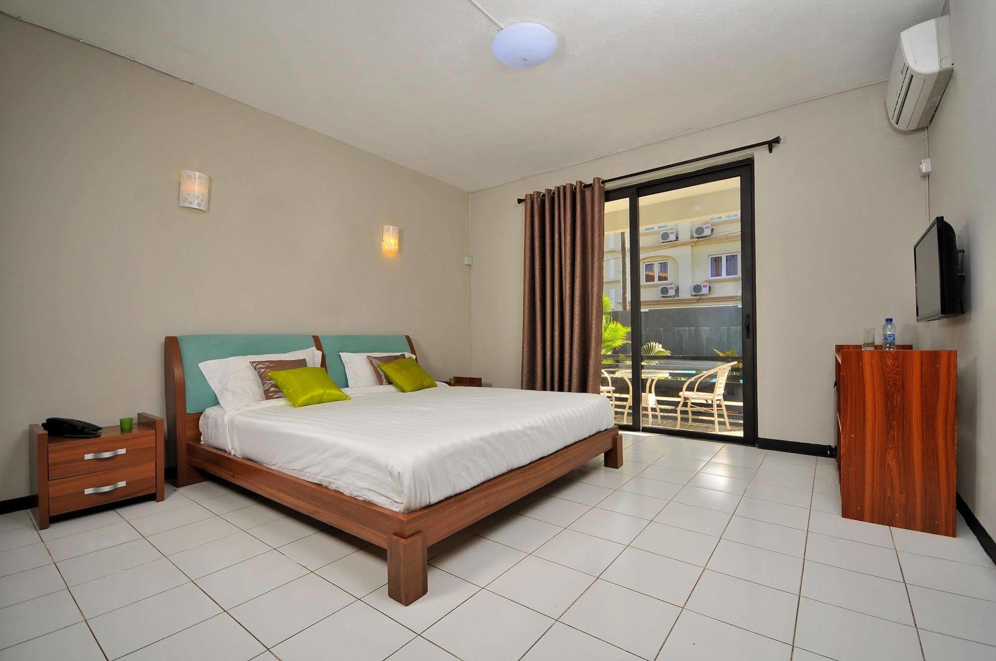 Flic-en-Flacq West Palm Inn מראה חיצוני תמונה